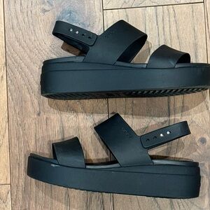 Crocs Black BROOKLYN LOW
WEDGE Size 10